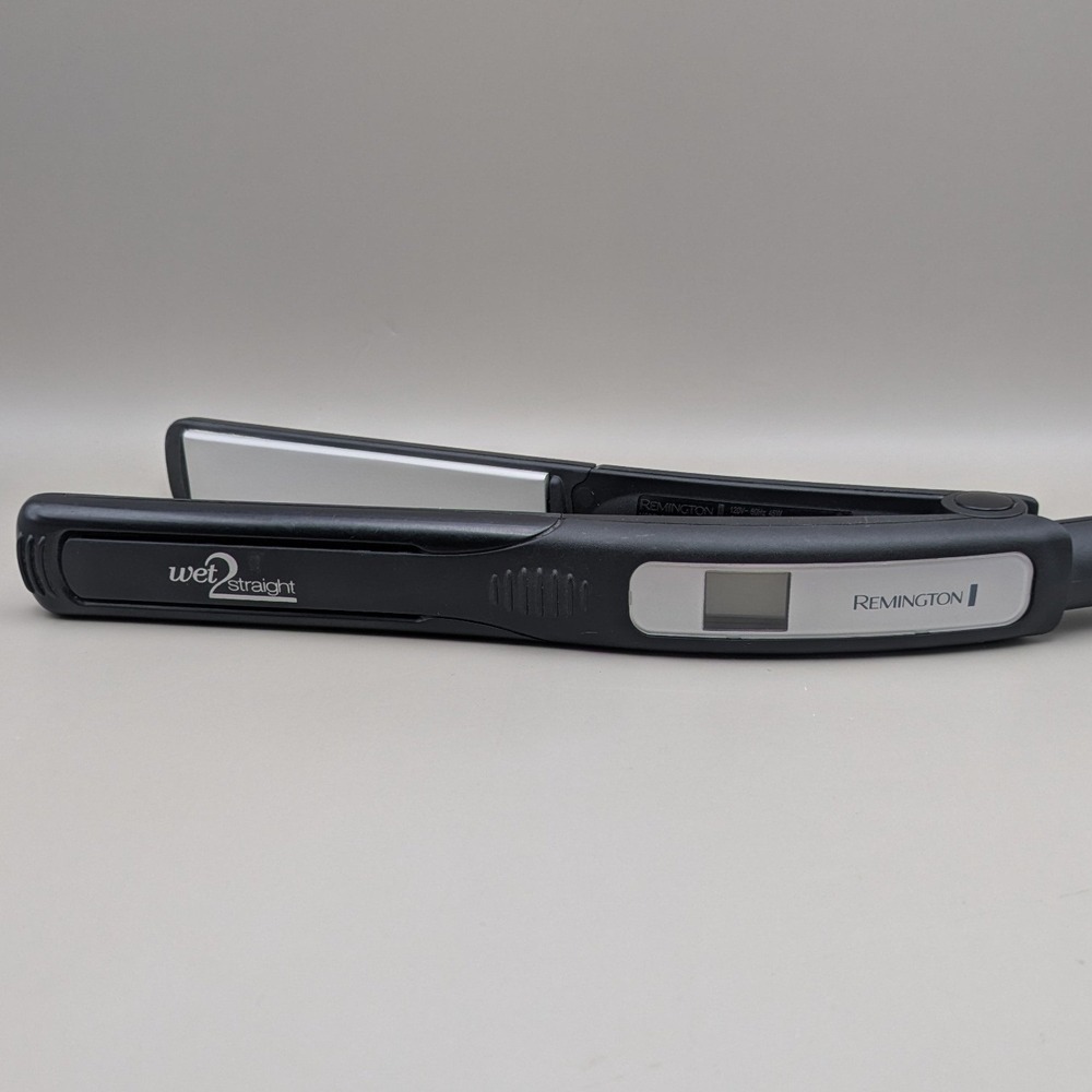 Remington Wet2Straight Ceramic Flat Iron Hair Straightener Black Silver S-7901